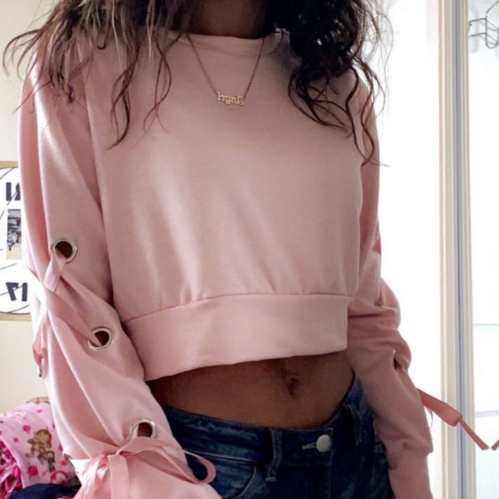Pink Cropped Long Sleeve w/ Ribbon | ROMWE